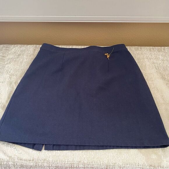 👗EXPRESS SKIRT IN A GREY/PURPLE COLOR. Sz M. Elastic Waist. Front side slit. - Picture 3 of 6